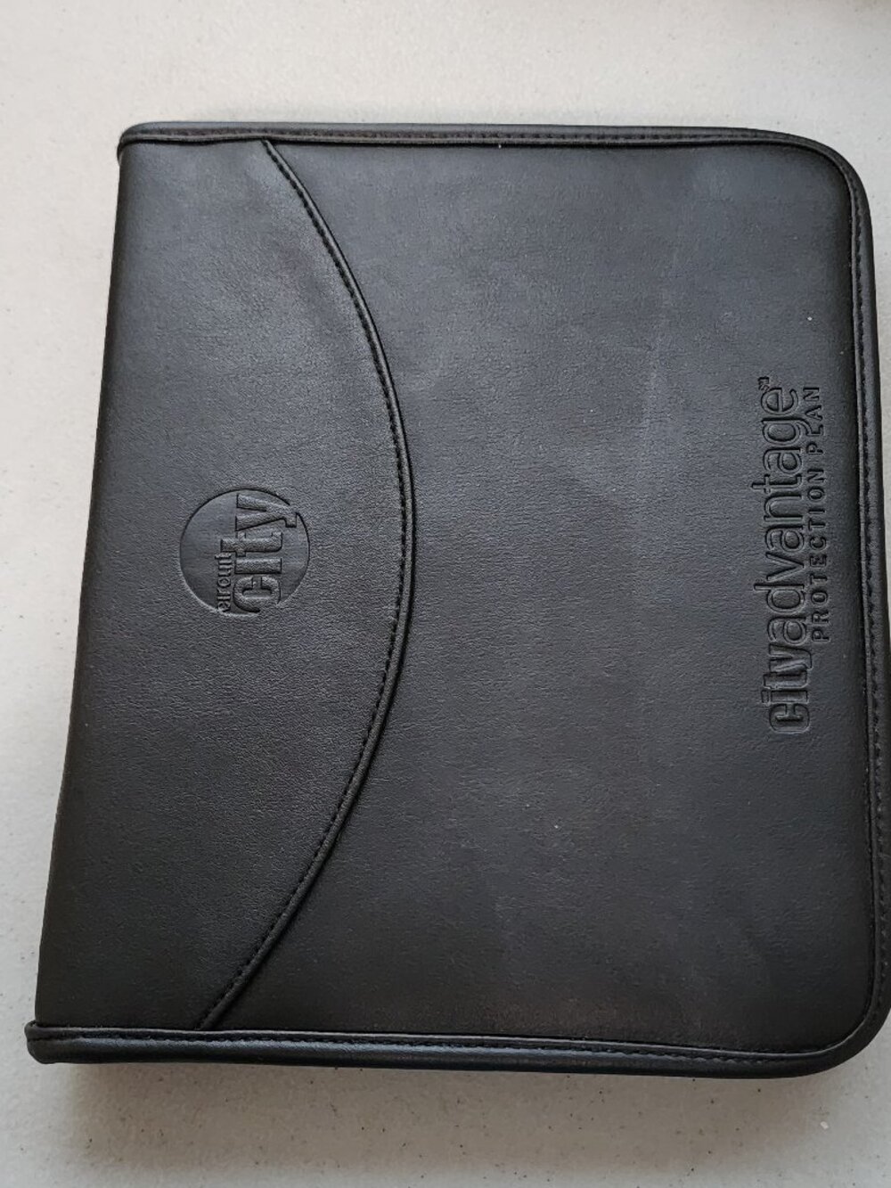 Circuit City Advantage Windows XP PC Resource Kit Faux Leather Zip Case